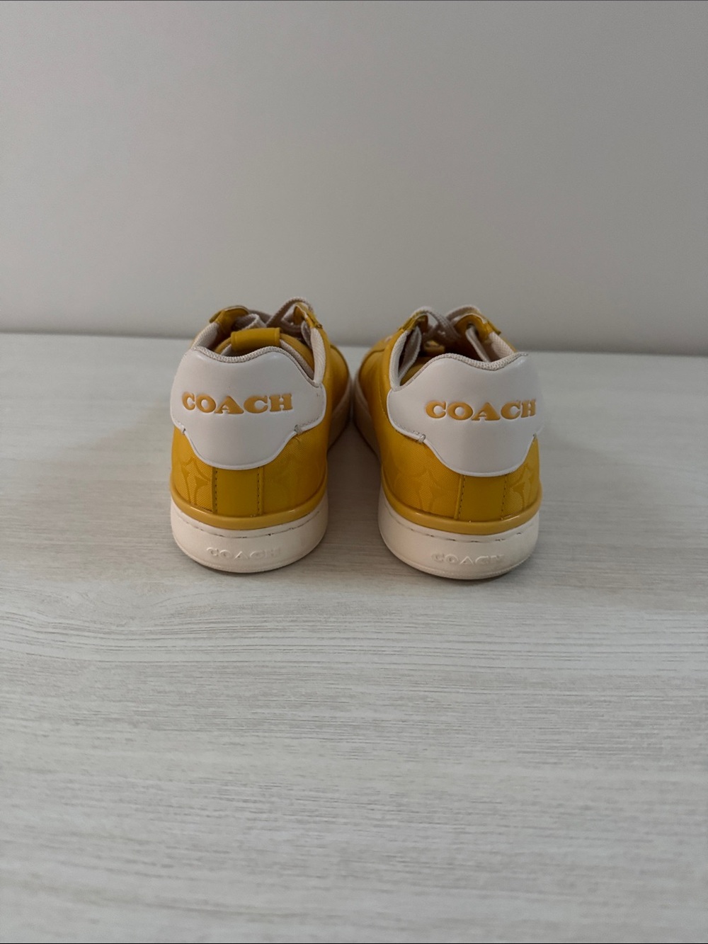 Coach Lowline Signature Low-Top Sneakers VGUC Size 7.5 - Picture 6 of 8